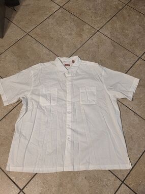 Izod Men's White Short-Sleeve Casual Button-Down Shirt